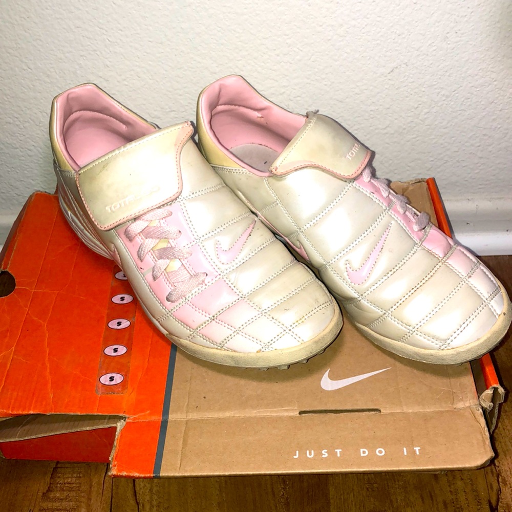 Vintage Nike Total 90 Cleats